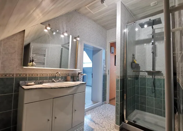 Les Arches. * Meneslies